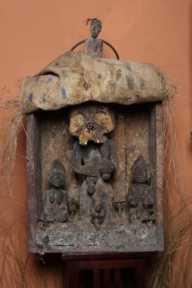 Amazon skull on a male body to protect a Nago village from Amazon raids
Nago ethnic 