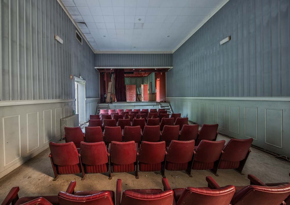 Theatersaal in einem verlassenen Militärkrankenhaus - Frankreich - Torsten Schmidt