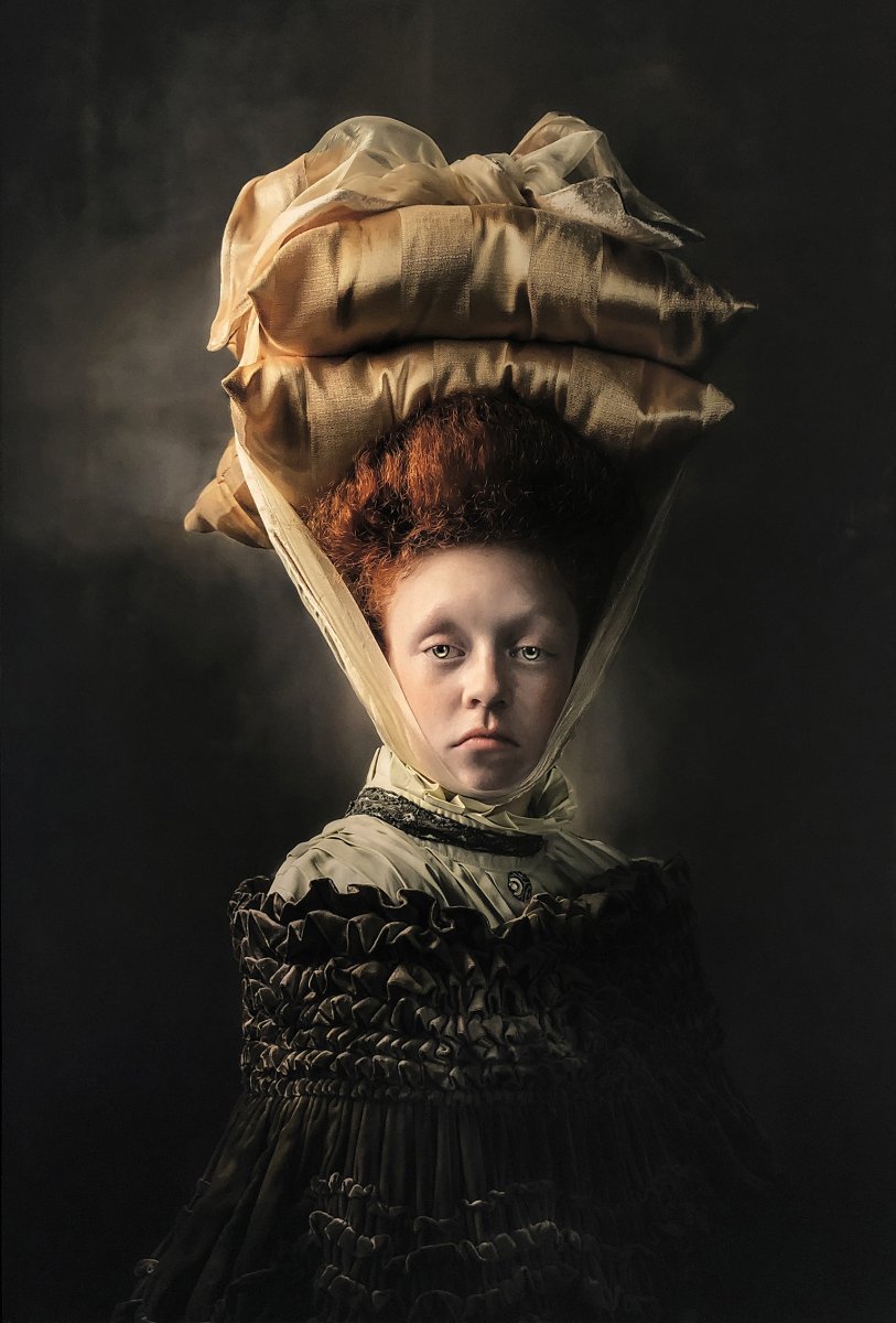 GOLDEN PILLOWS - Ewa Cwikla 