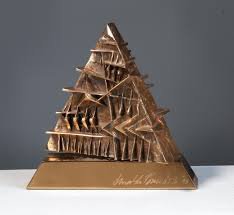 Piramide - Arnaldo Pomodoro