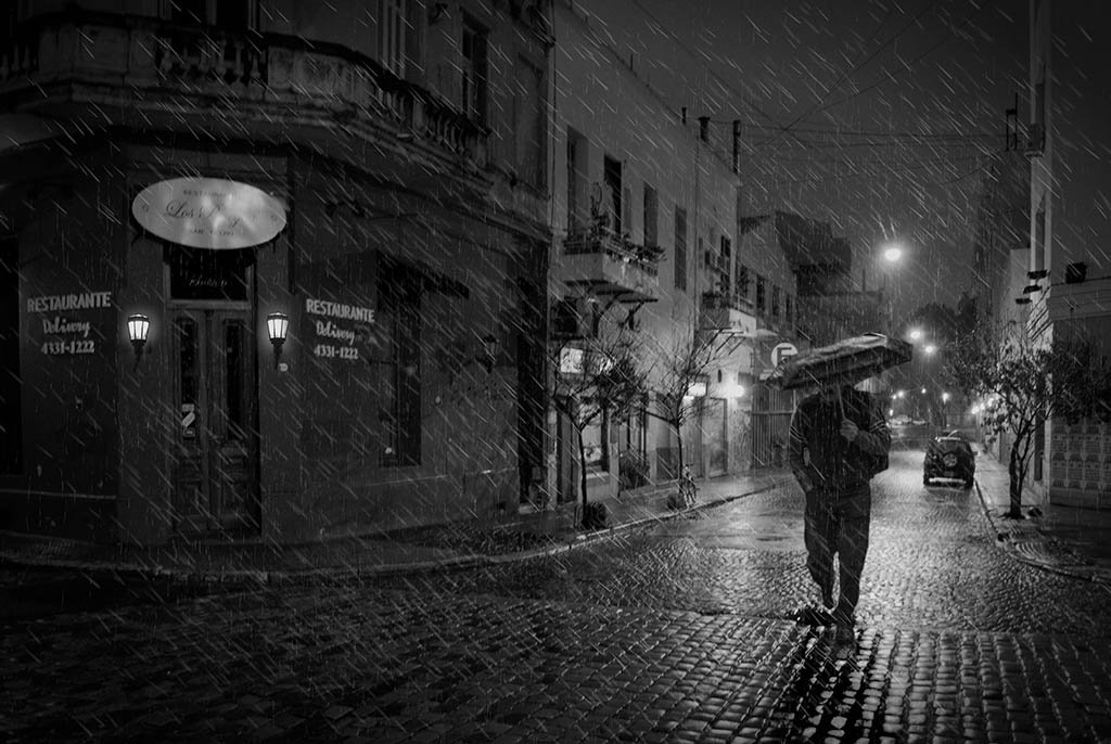 Rain at night - Hans Wolfgang Müller
